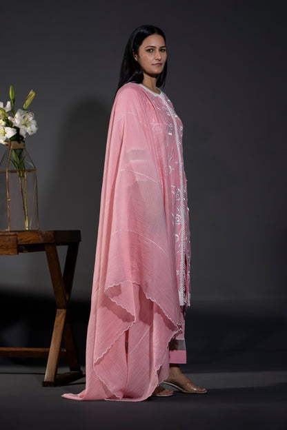 Rose laces Pure Chanderi Kurta Pakistani Pants and Dupatta (Set of 3)